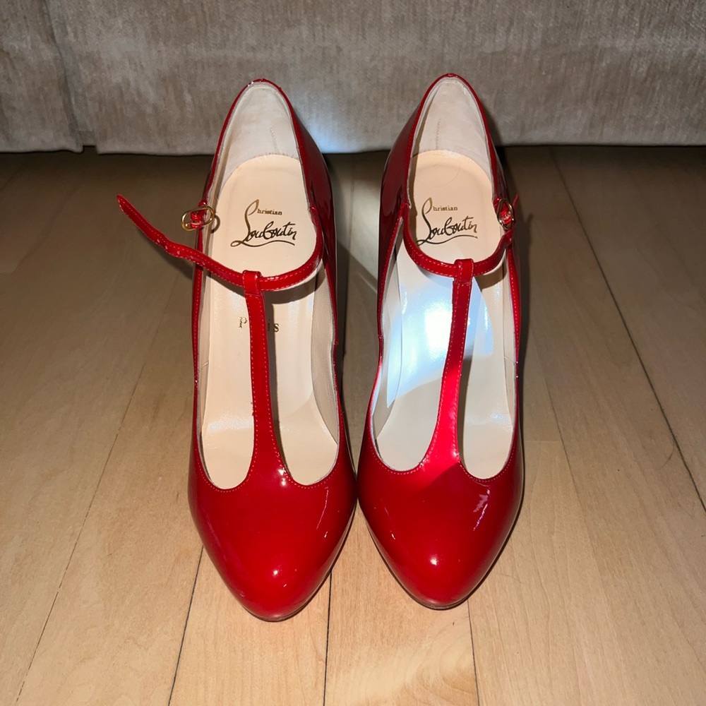 Christian Louboutin t strap Mary Jane pump